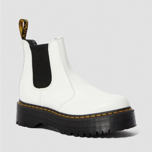 Unisex Dr. Martens 2976 SMOOTH LEATHER PLATFORM CHELSEA BOOTS - Picture 1 of 9